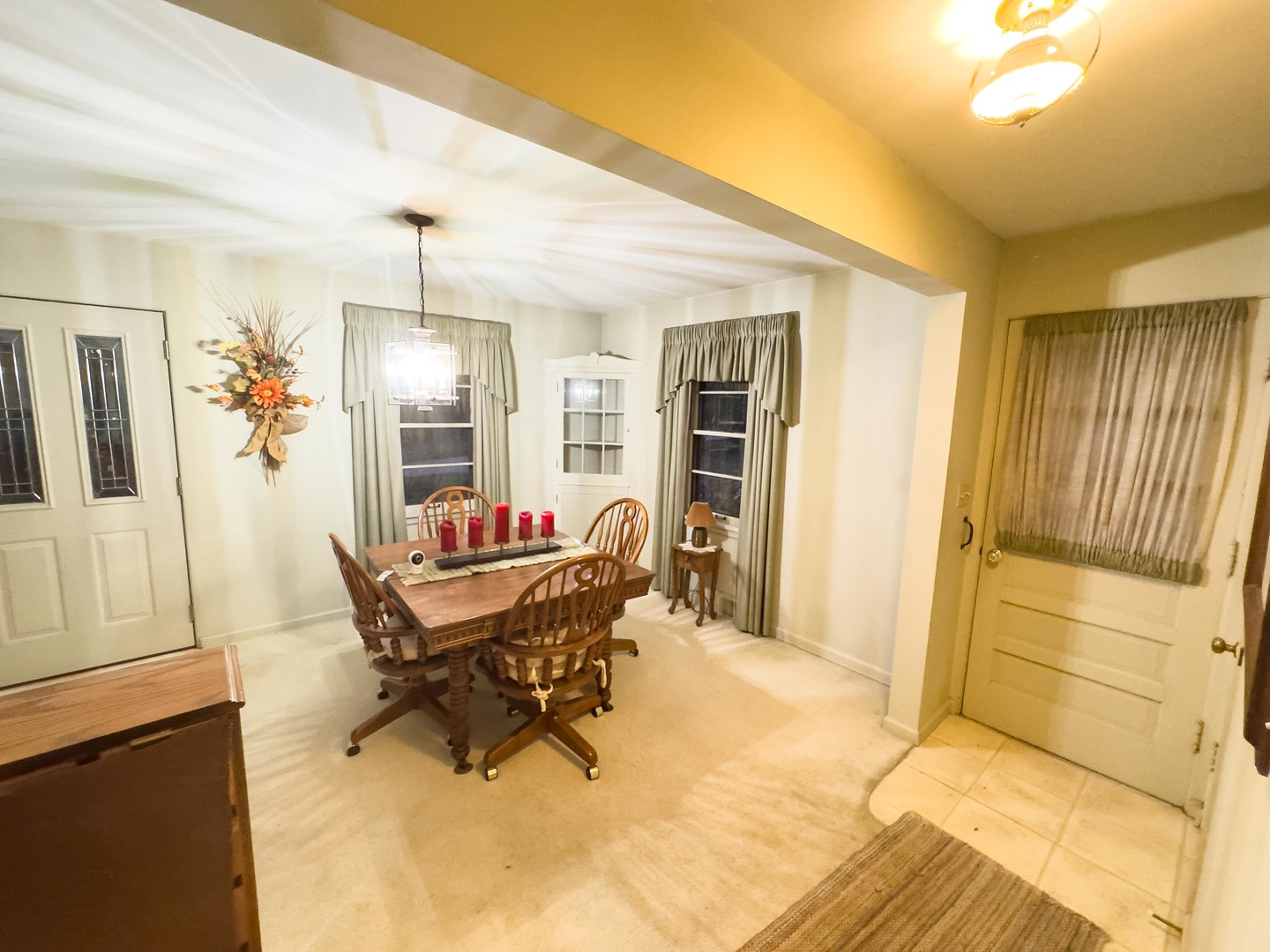 19256 1330 E Road Pontiac, IL 61764 - Photo 14 of 36 a dining room with furniture and window