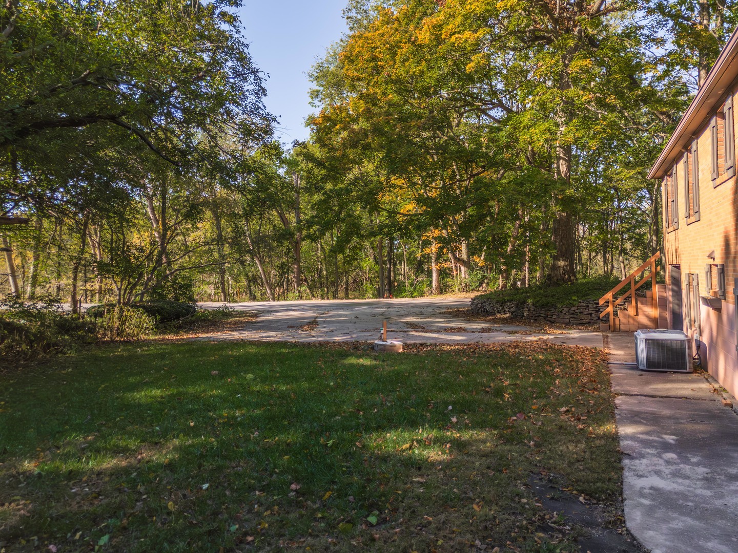 19256 1330 E Road Pontiac, IL 61764 - Photo 7 of 36 a view of backyard with green space