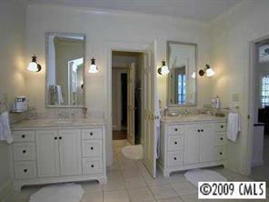 801 Edgehill Road South Charlotte, NC 28207 - Photo 5 of 8 Gallery Image 5