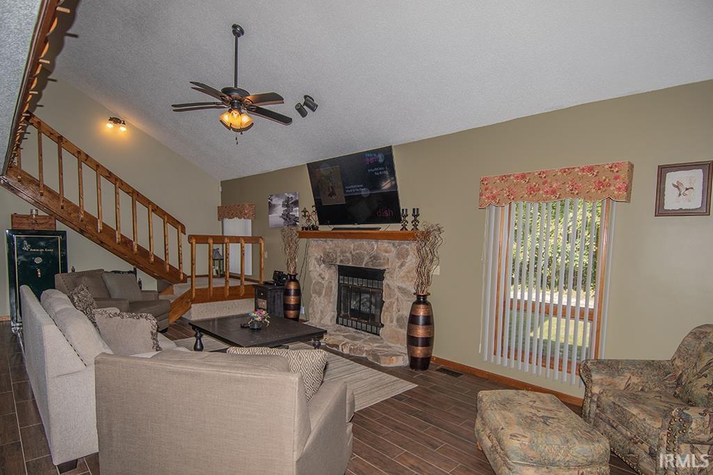 1912 McDowell Road Vincennes, IN 47591 - Photo 3 of 30 Gallery Image 3