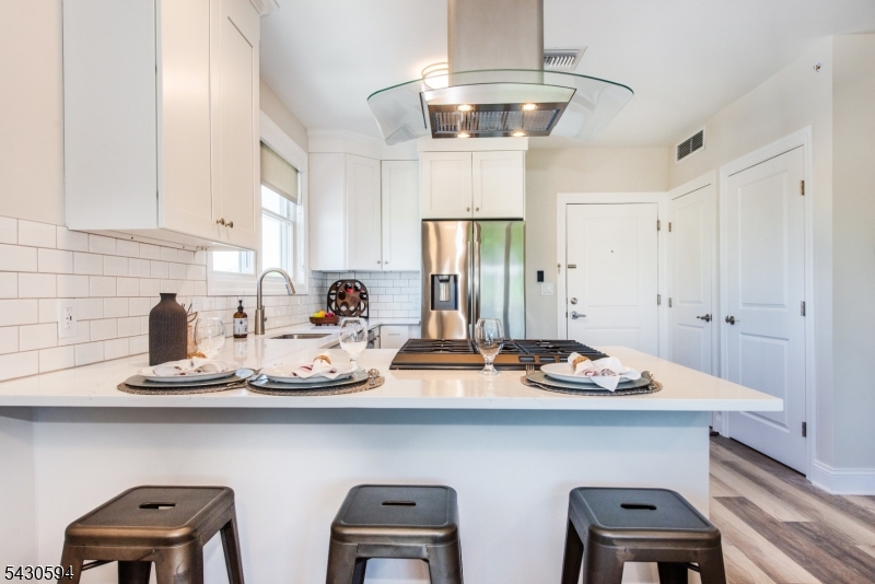 246 Main Street, Unit 406 Chatham, NJ 07928 - Photo 5 of 43