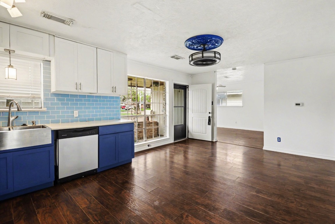 3706 Rena Jane Lane Pasadena, TX 77503 - Photo 10 of 25 open concept kitchen