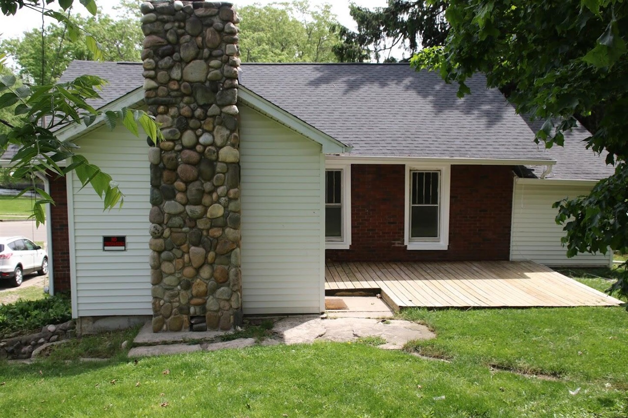 209 Spring Street Three Rivers, MI 49093 - Photo 2 of 17 Gallery Image 2