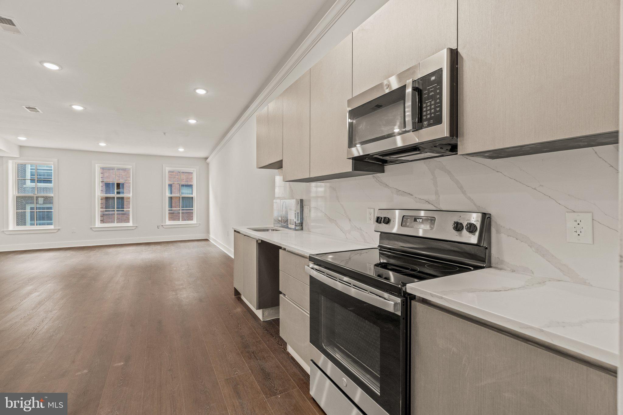 253 North 3rd Street, Unit 4 Philadelphia, PA 19106 - Photo 3 of 16
