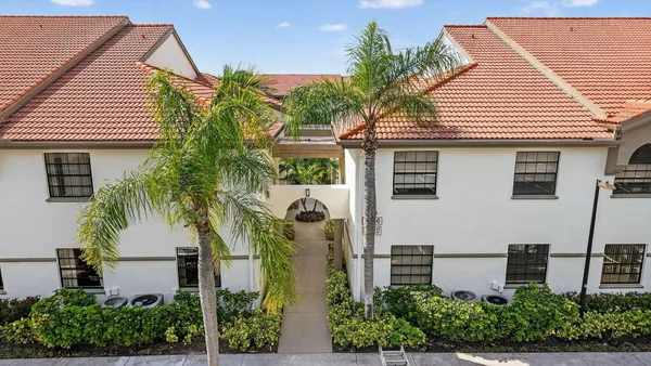 $250,000 | 5226 Europa Drive, Unit H, Boynton Beach, FL 33437