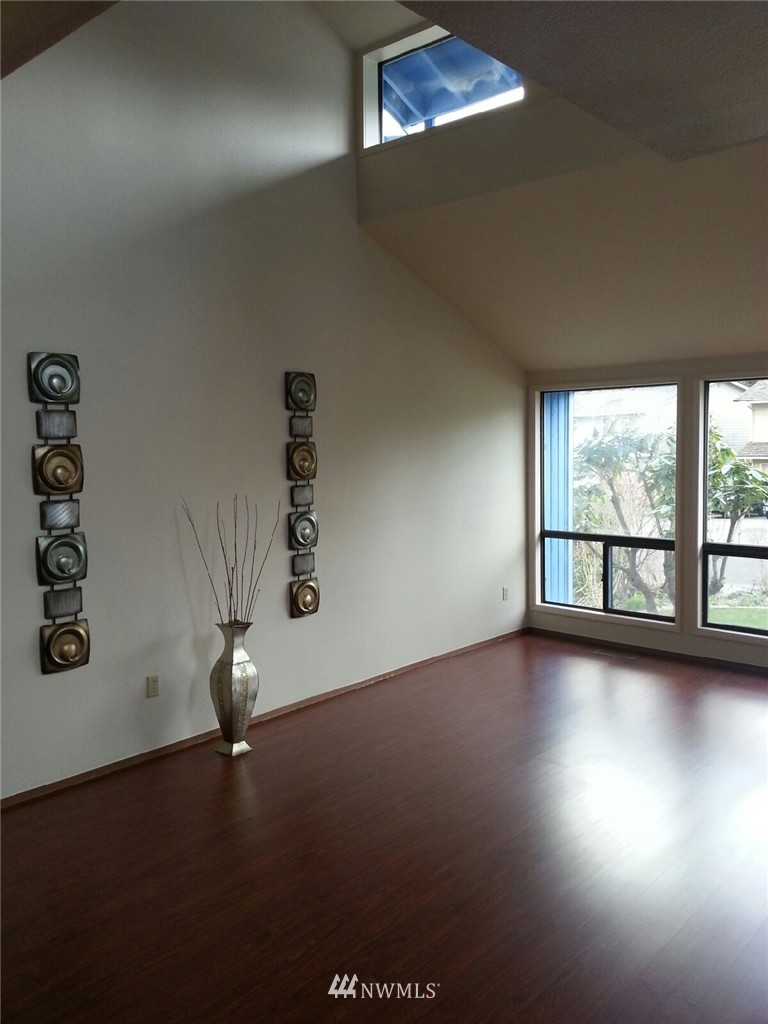 17822 163rd Place Southeast Renton, WA 98058 - Photo 4 of 16 Gallery Image 4
