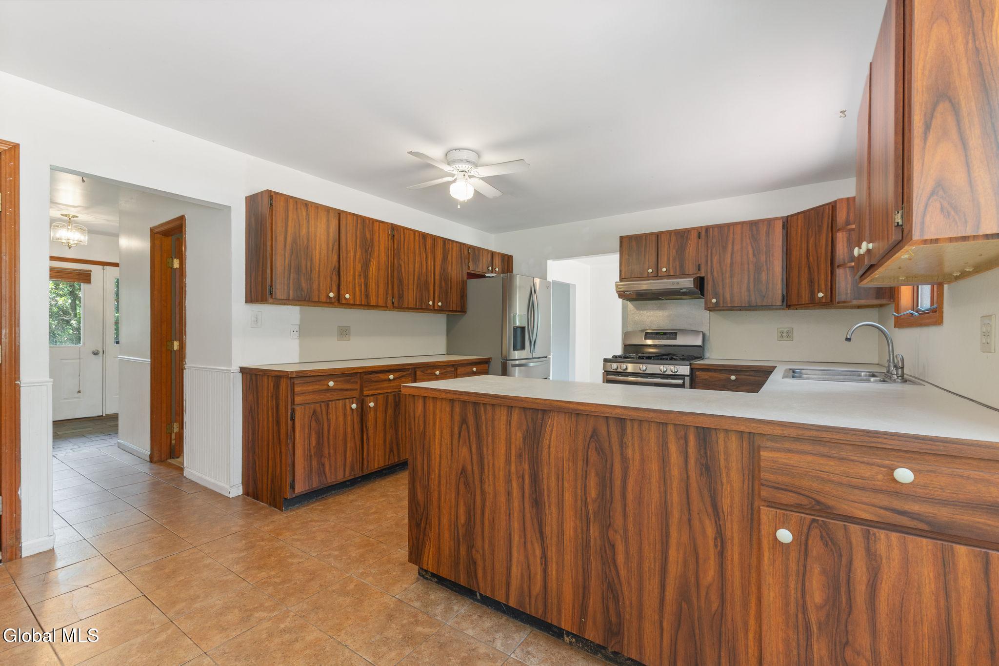 163 Aviation Road Queensbury, NY 12804 - Photo 10 of 49 img145