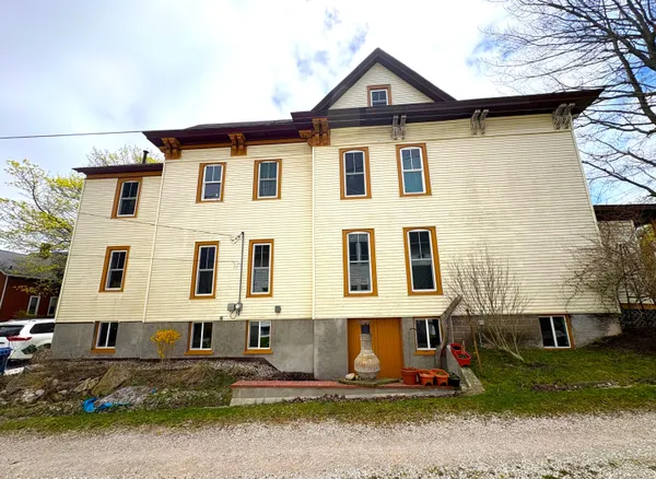 $209,000 | 211 Maple Street, Manistee, MI 49660