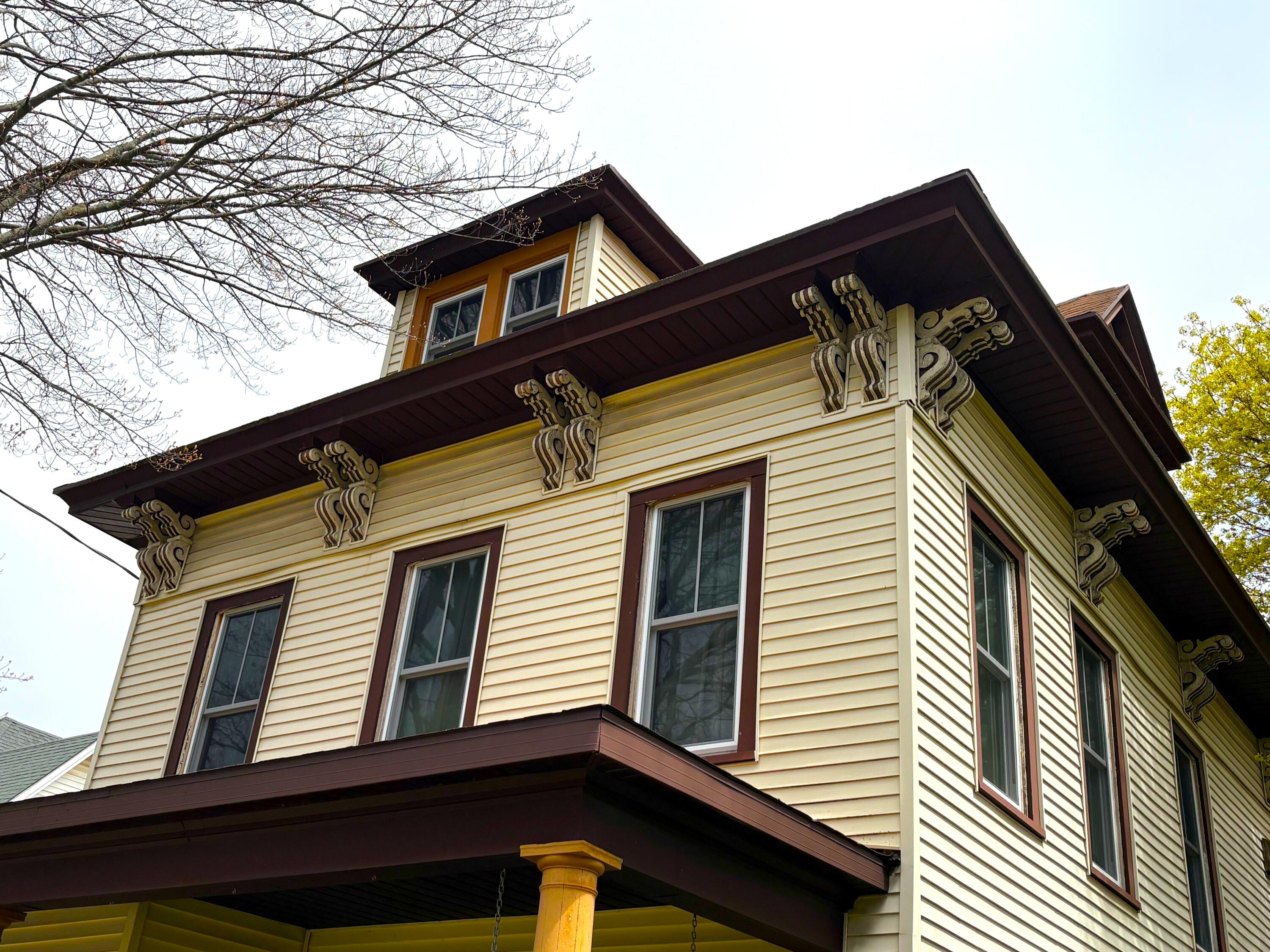 211 Maple Street Manistee, MI 49660 - Photo 39 of 40 Exterior detail