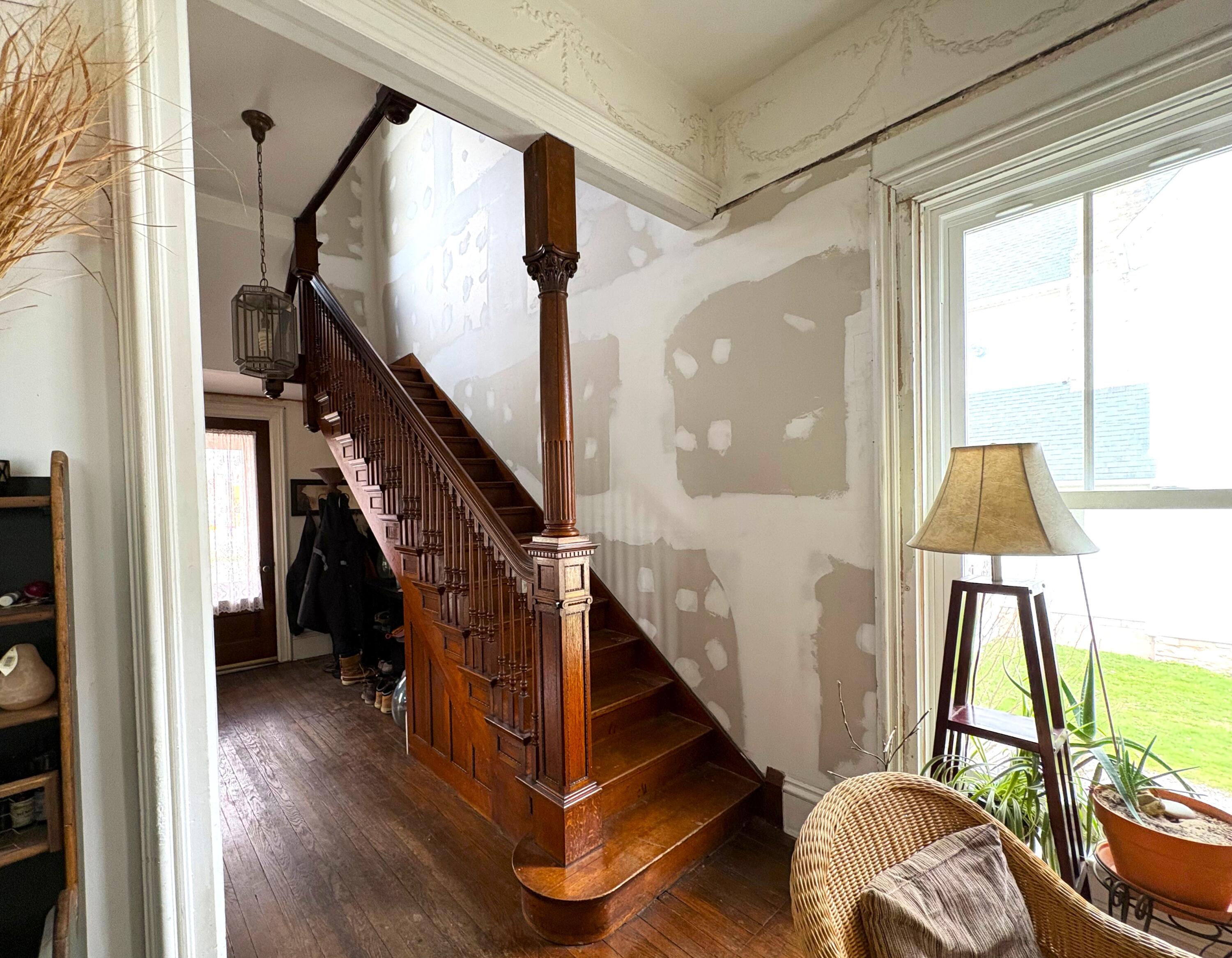 211 Maple Street Manistee, MI 49660 - Photo 5 of 40 Stairway 2