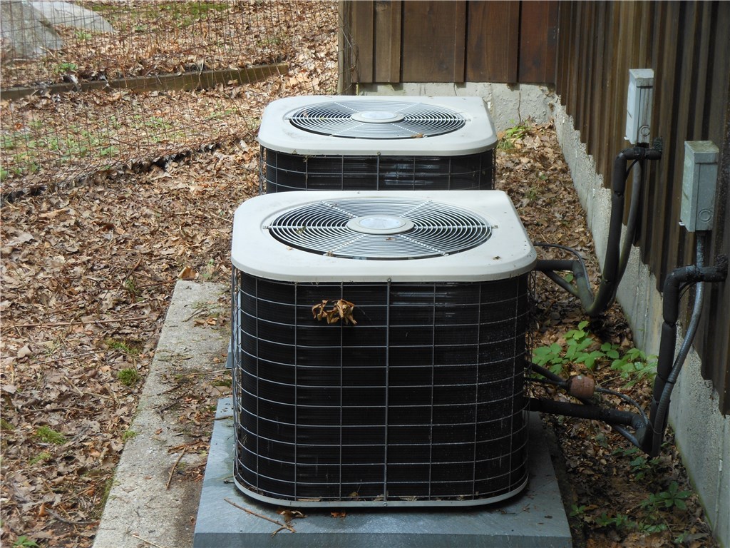 74 Gene Allen Road Foster, RI 02857 - Photo 25 of 37 2 ZONE CENTRAL A/C
