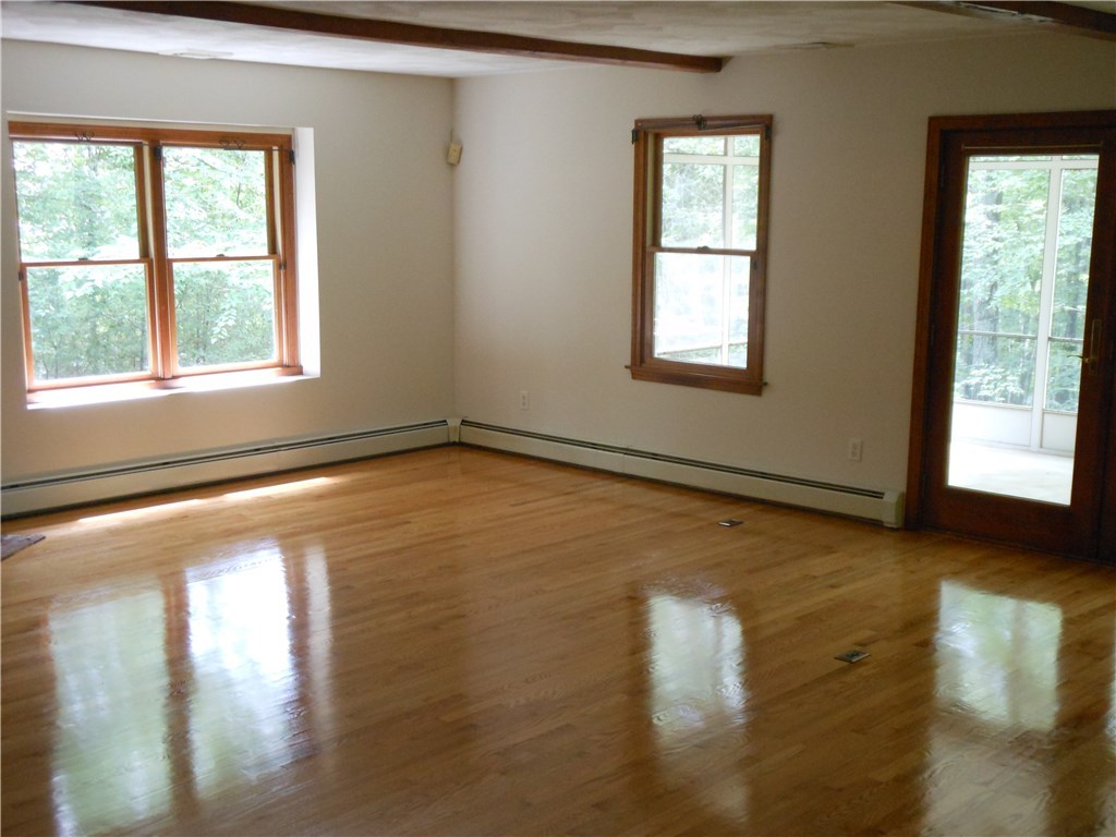 74 Gene Allen Road Foster, RI 02857 - Photo 4 of 37 LIVING ROOM