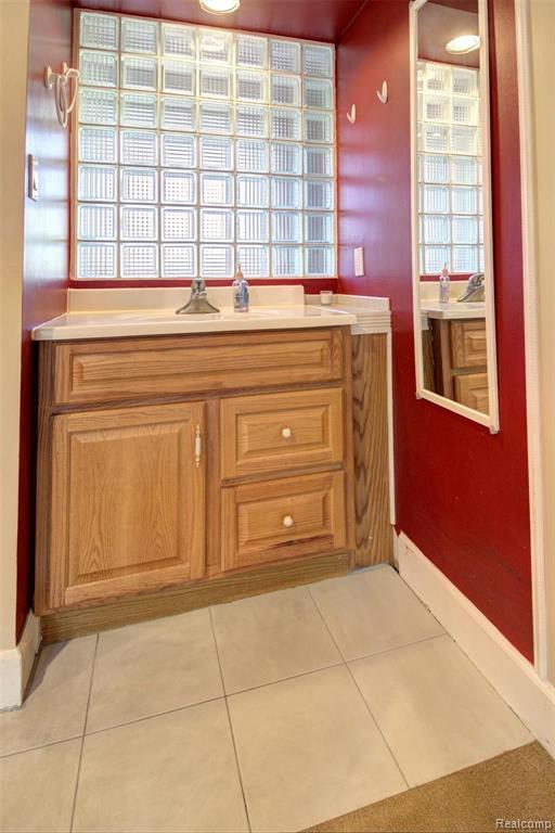 29214 Dresden Street Farmington Hills, MI 48336 - Photo 41 of 49