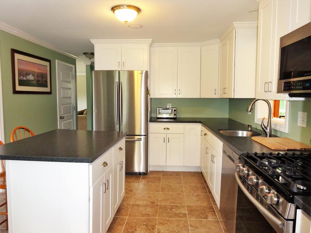 7 Erla Road Merrimack, NH 03054 - Photo 6 of 34