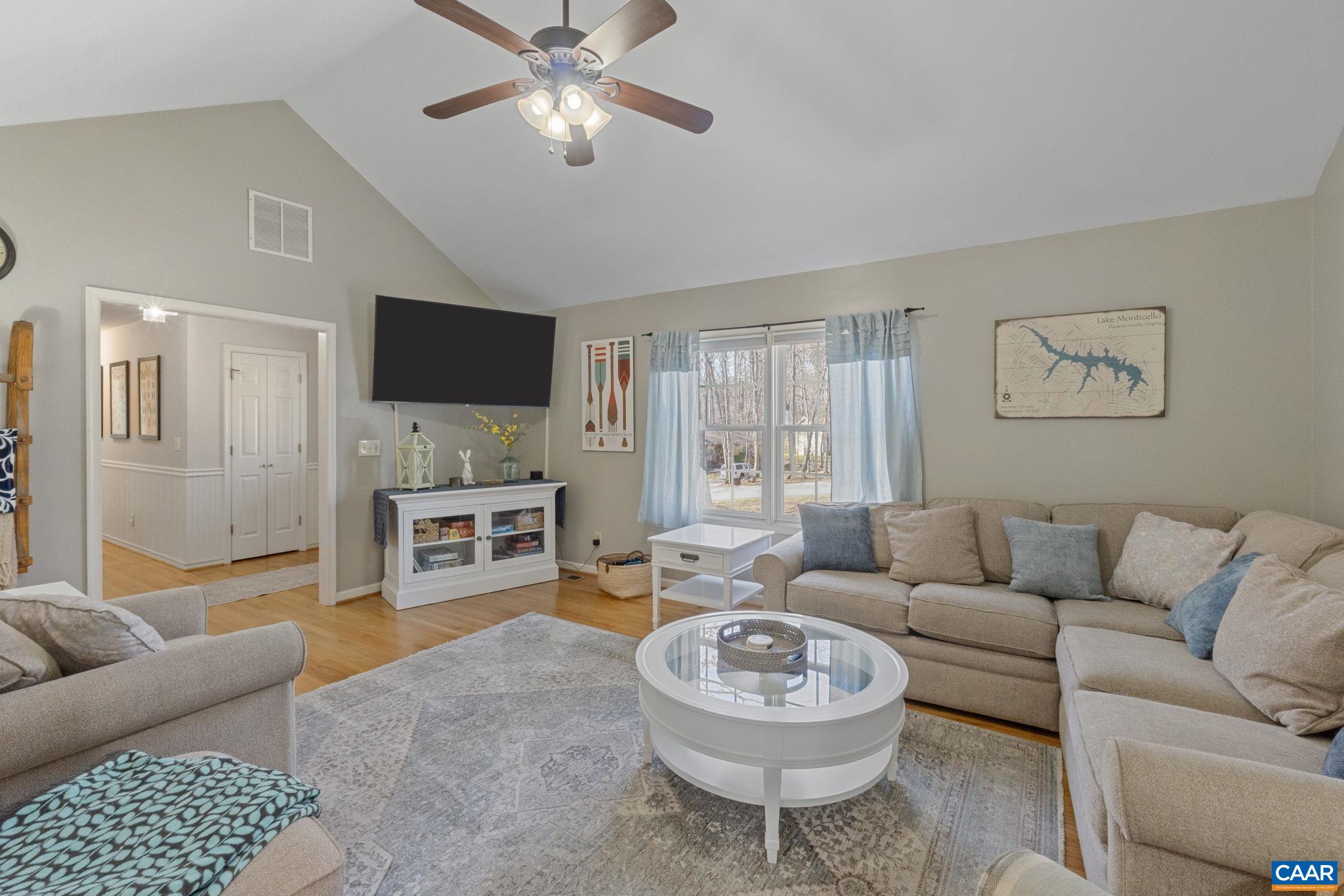 70 Riverside Drive Palmyra, VA 22963 - Photo 7 of 32 Loads of natural light