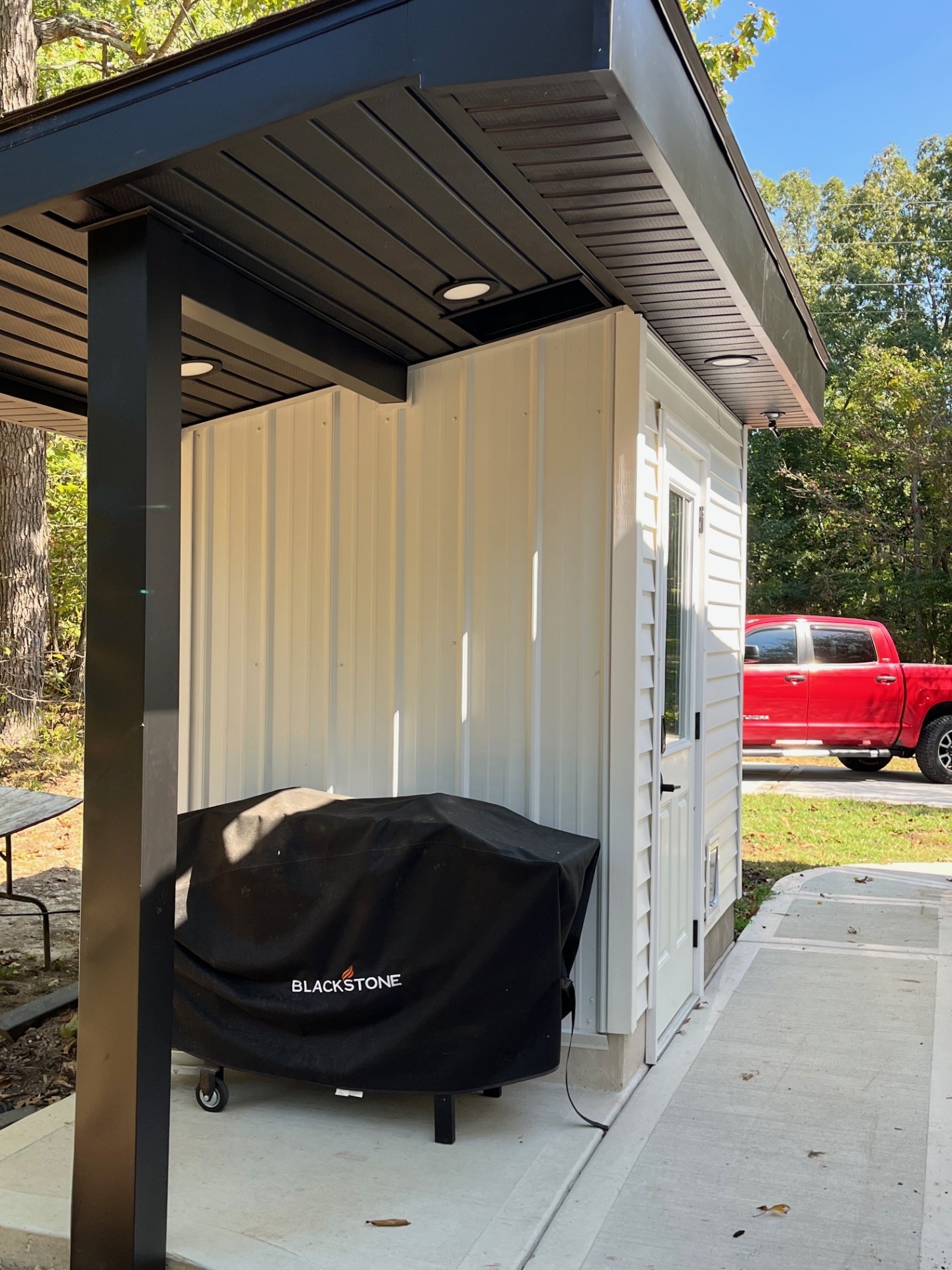 2785 Cypress Road Buchanan, TN 38222 - Photo 33 of 52 a car parked in front of a house