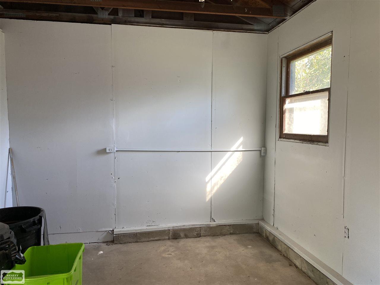 34420 Bordman Road Memphis, MI 48041 - Photo 35 of 39 Garage