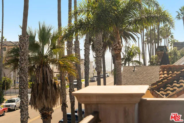 $12,000 | 221 12th Street, Huntington Beach, CA 92648