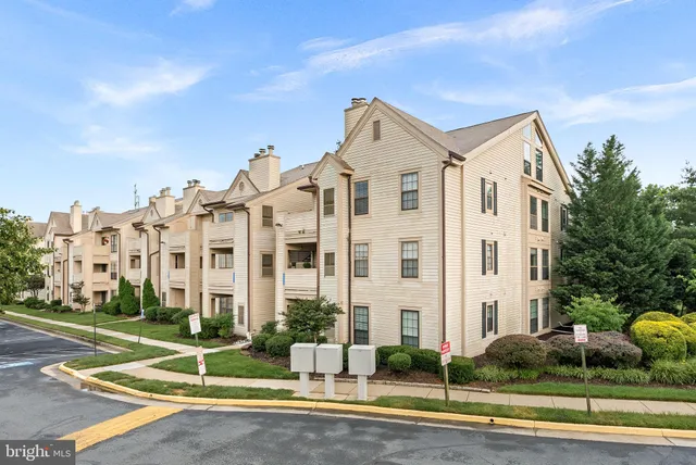 $450,000 | 6900 Mary Caroline Circle, Unit L, Alexandria, VA 22310