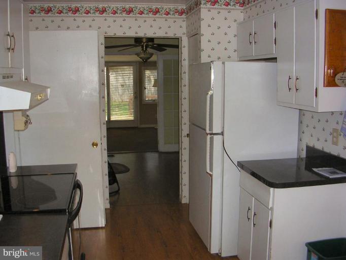 737 North York Road Sterling, VA 20164 - Photo 5 of 13 Kitchen #2