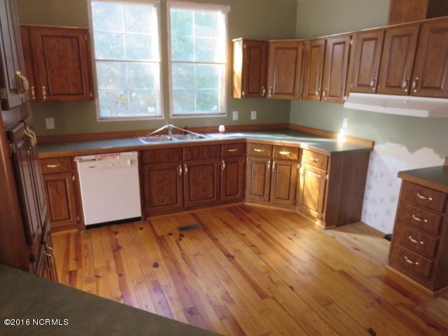 451 Varnamtown Road Southwest Supply, NC 28462 - Photo 5 of 15 Kitchen