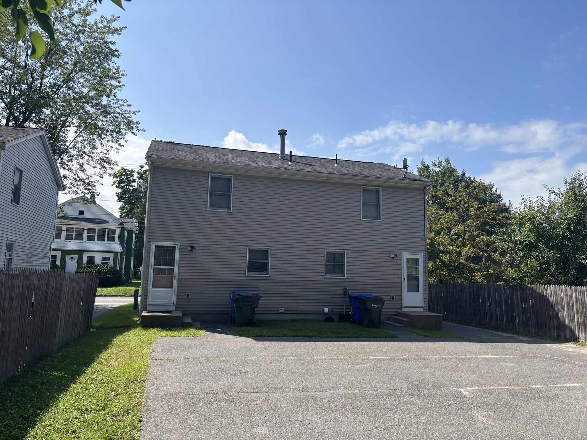 17-19 Slater Avenue Springfield, MA 01119 - Photo 5 of 20 Gallery Image 5