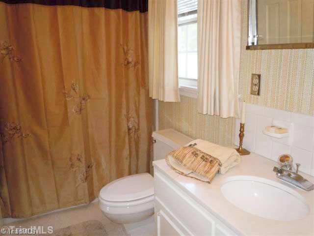 661 Chester Road Winston-Salem, NC 27104 - Photo 11 of 16 Other Bath.