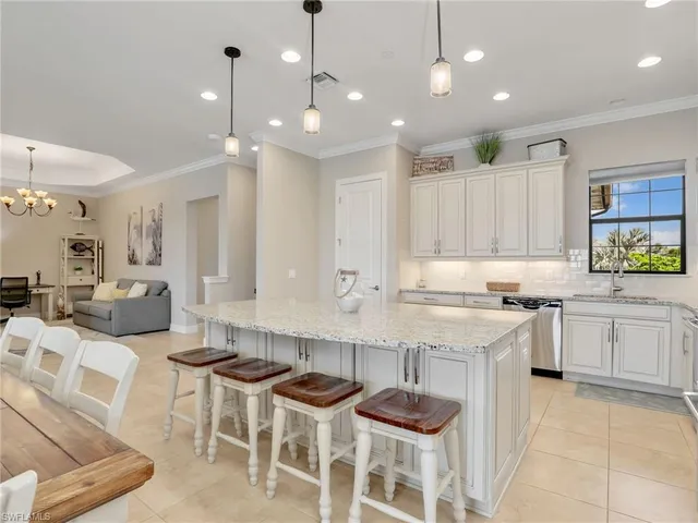 $798,900 | 9685 Montelanico Loop, Unit 202, Naples, FL 34119