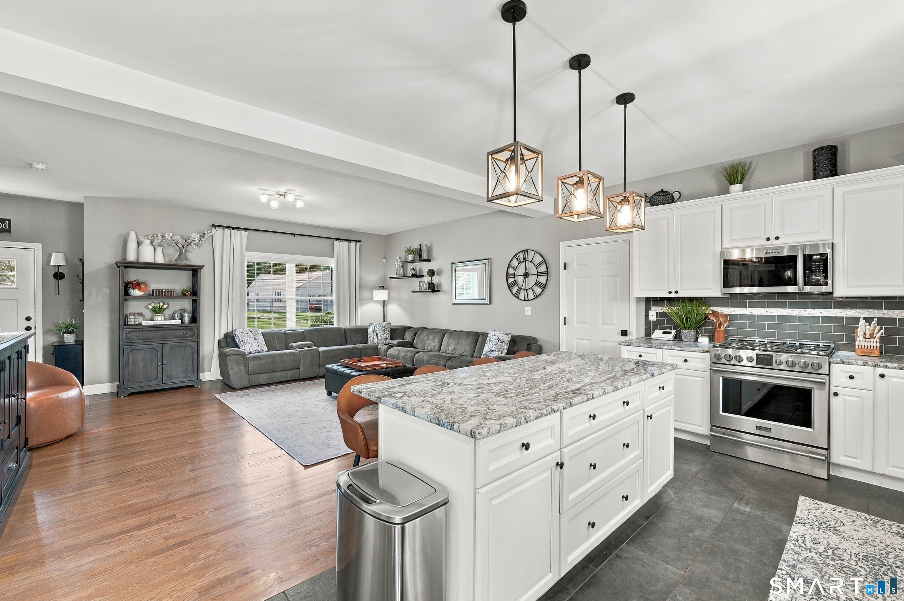 104 Sperry Lane Meriden, CT 06451 - Photo 5 of 39 Gallery Image 5