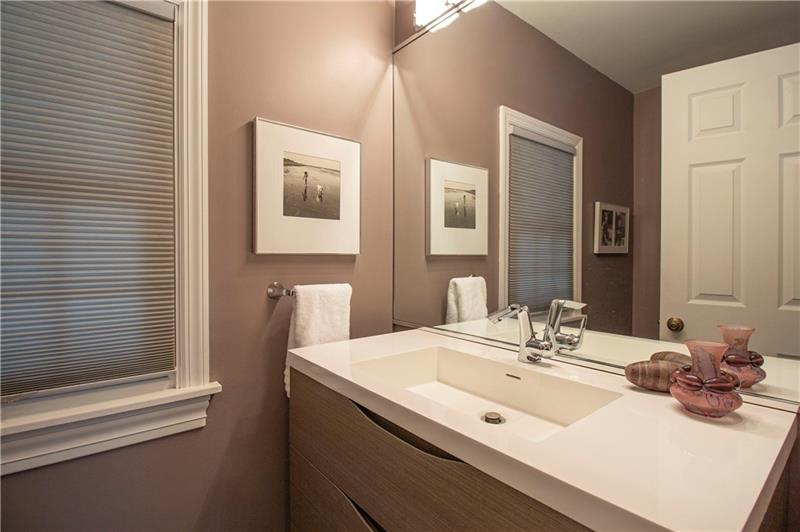 110 Shadow Ridge Drive Pittsburgh, PA 15238 - Photo 14 of 25 First floor powder room.