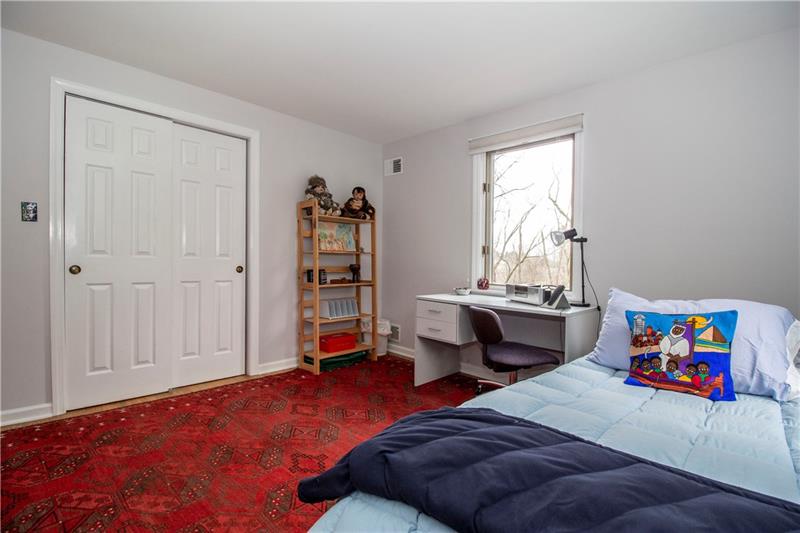 110 Shadow Ridge Drive Pittsburgh, PA 15238 - Photo 21 of 25 Fourth bedroom.