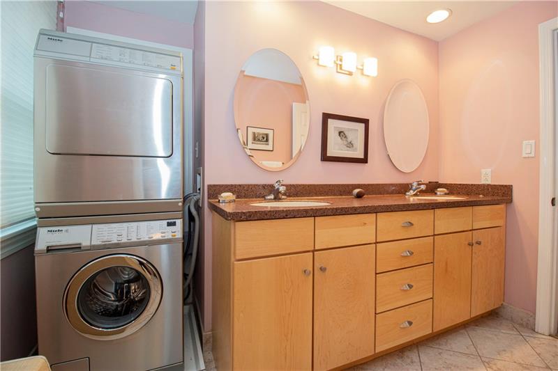 110 Shadow Ridge Drive Pittsburgh, PA 15238 - Photo 22 of 25 Second bath upstairs with double vanity and desirable second floor laundry.