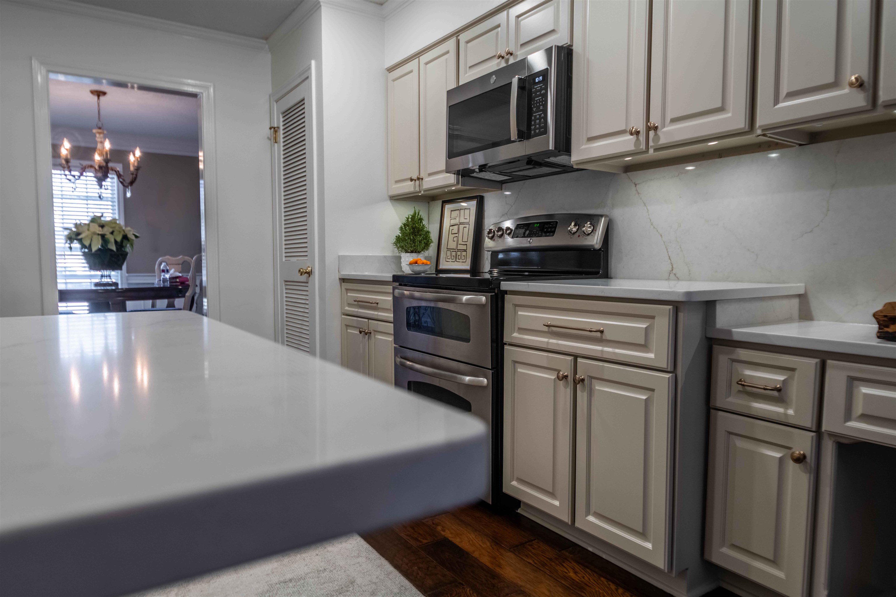 8027 Farmingdale Road Germantown, TN 38138 - Photo 4 of 40