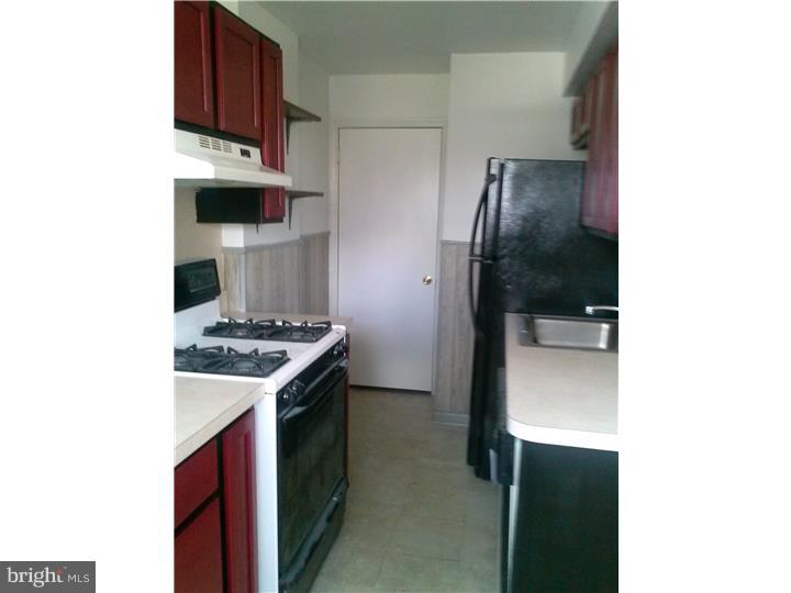 1917 Fowler Road Folcroft, PA 19032 - Photo 6 of 12 Kitchen
