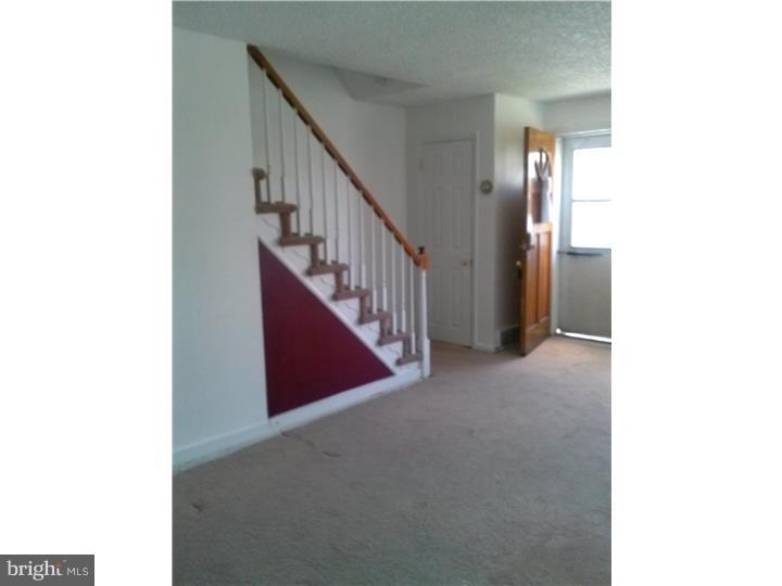 1917 Fowler Road Folcroft, PA 19032 - Photo 7 of 12 Living Room
