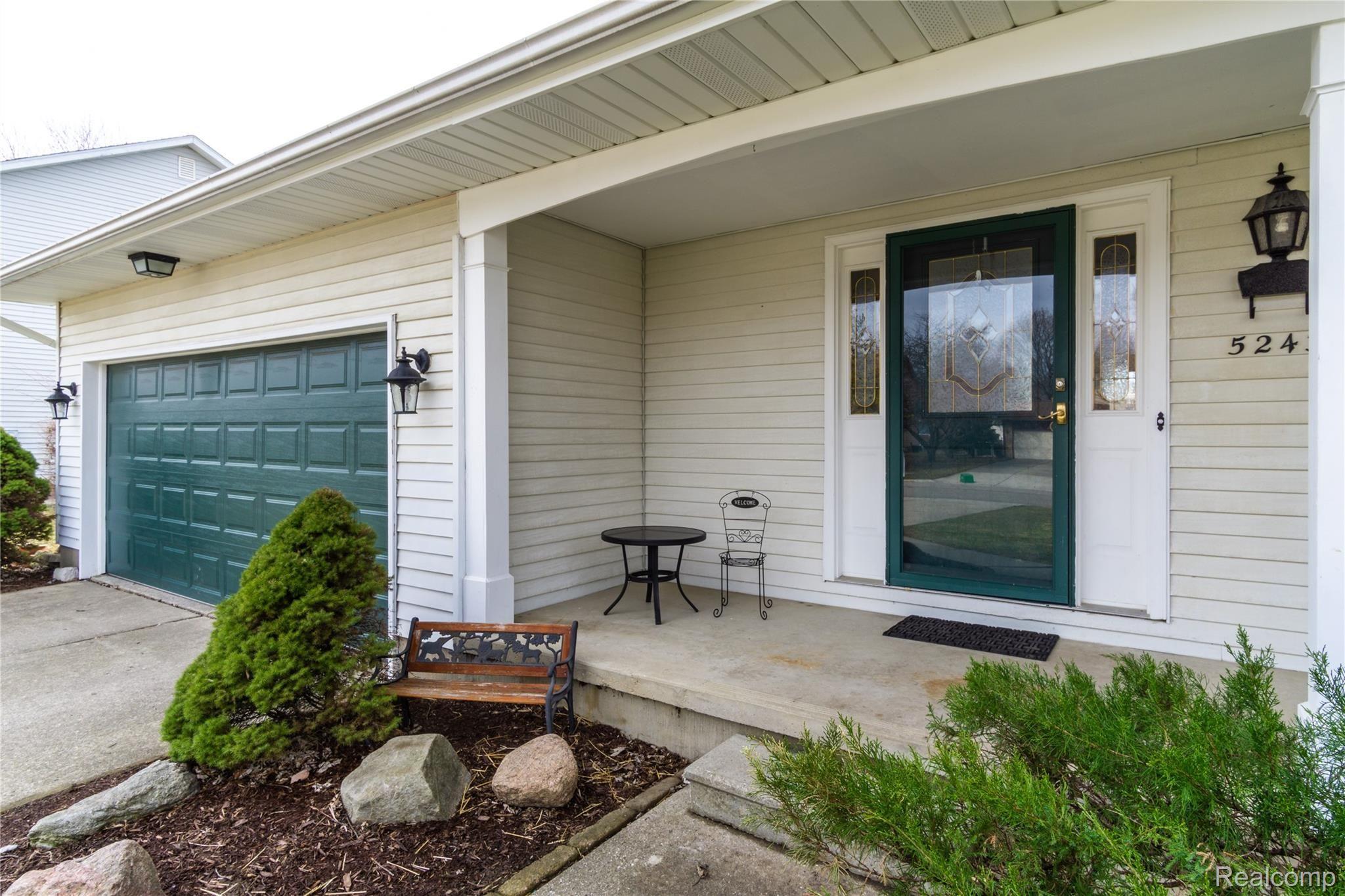 5243 Lethbridge Road Grand Blanc, MI 48439 - Photo 2 of 29 Exteriors (4 of 11).jpg