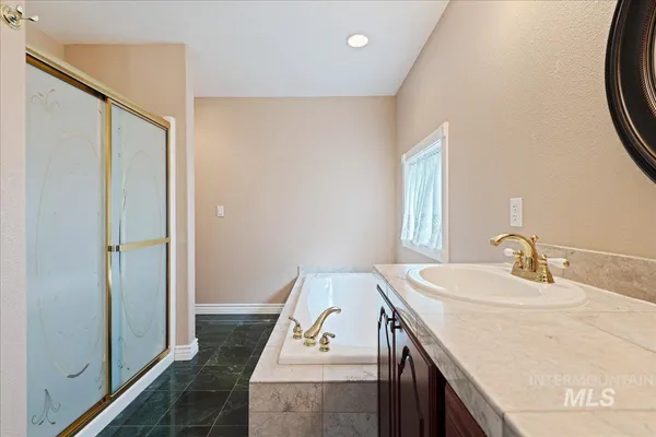 $855,000 | 2393 Northeast 21st Avenue, Payette, ID 83661