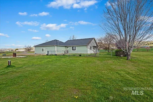 $855,000 | 2393 Northeast 21st Avenue, Payette, ID 83661
