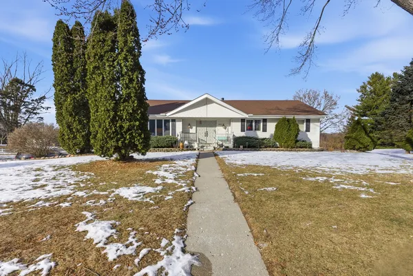$340,000 | 360 Knoll Road, Belvidere, IL 61008