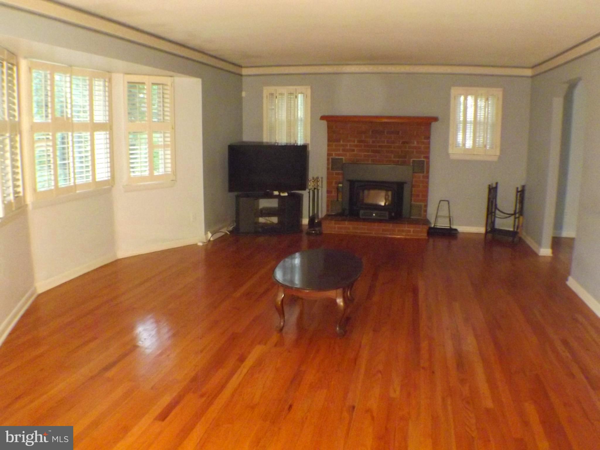 19108 Croom Road Brandywine, MD 20613 - Photo 6 of 33 LIving Room