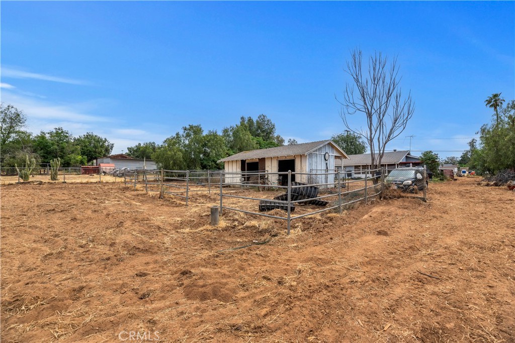 16920 Ponderosa Lane Riverside, CA 92504 - Photo 11 of 31