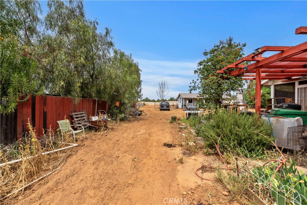 16920 Ponderosa Lane Riverside, CA 92504 - Photo 4 of 31