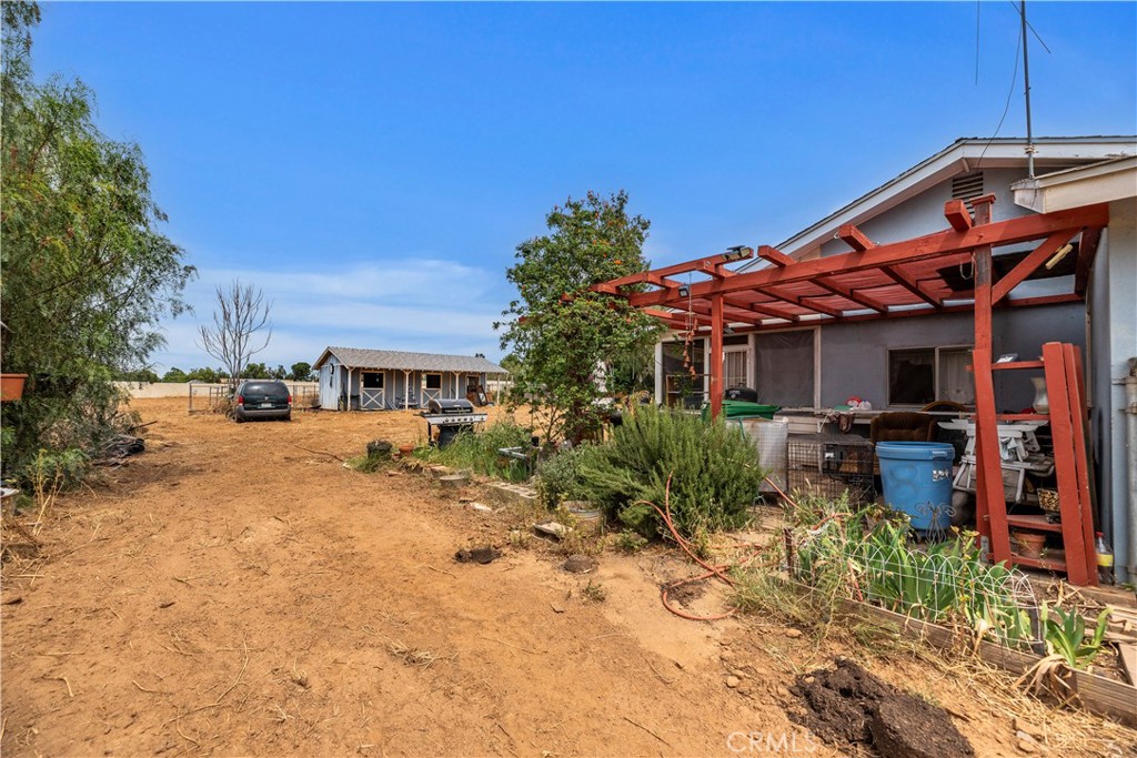 16920 Ponderosa Lane Riverside, CA 92504 - Photo 5 of 31