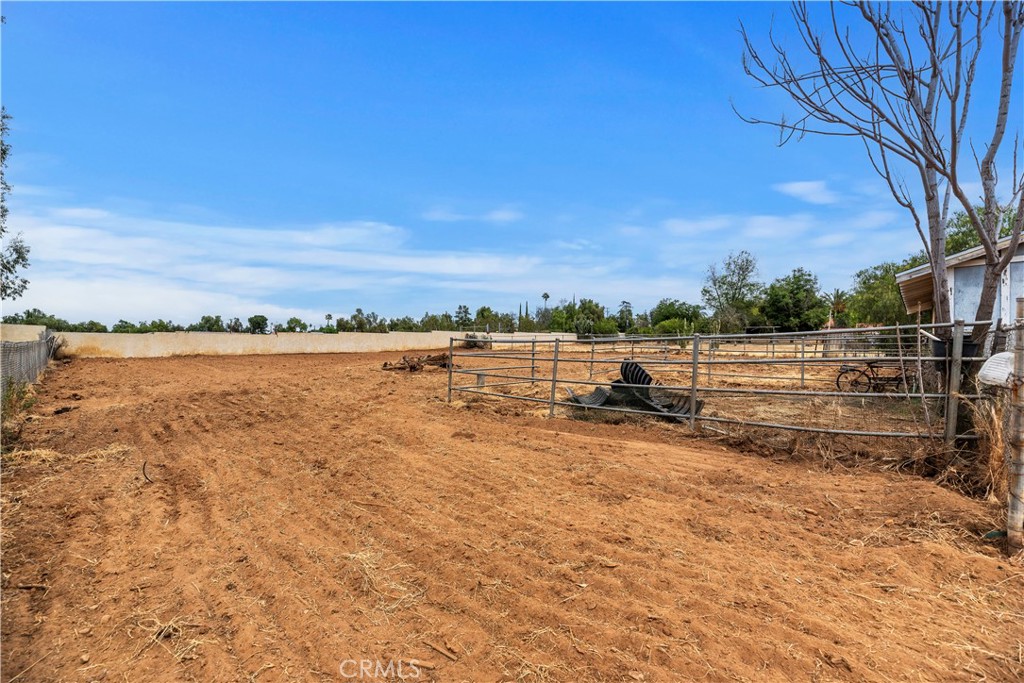 16920 Ponderosa Lane Riverside, CA 92504 - Photo 10 of 31
