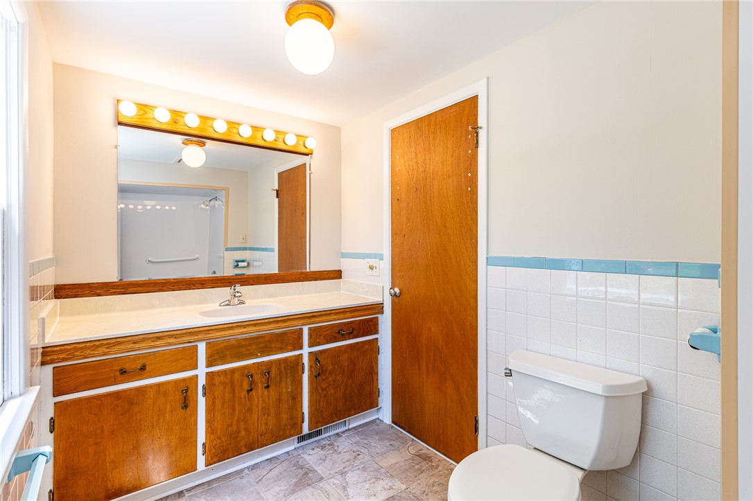 274 Parkview Drive Rochester, NY 14625 - Photo 25 of 41 Upstairs bathroom other view, brand new vinyl flooring.