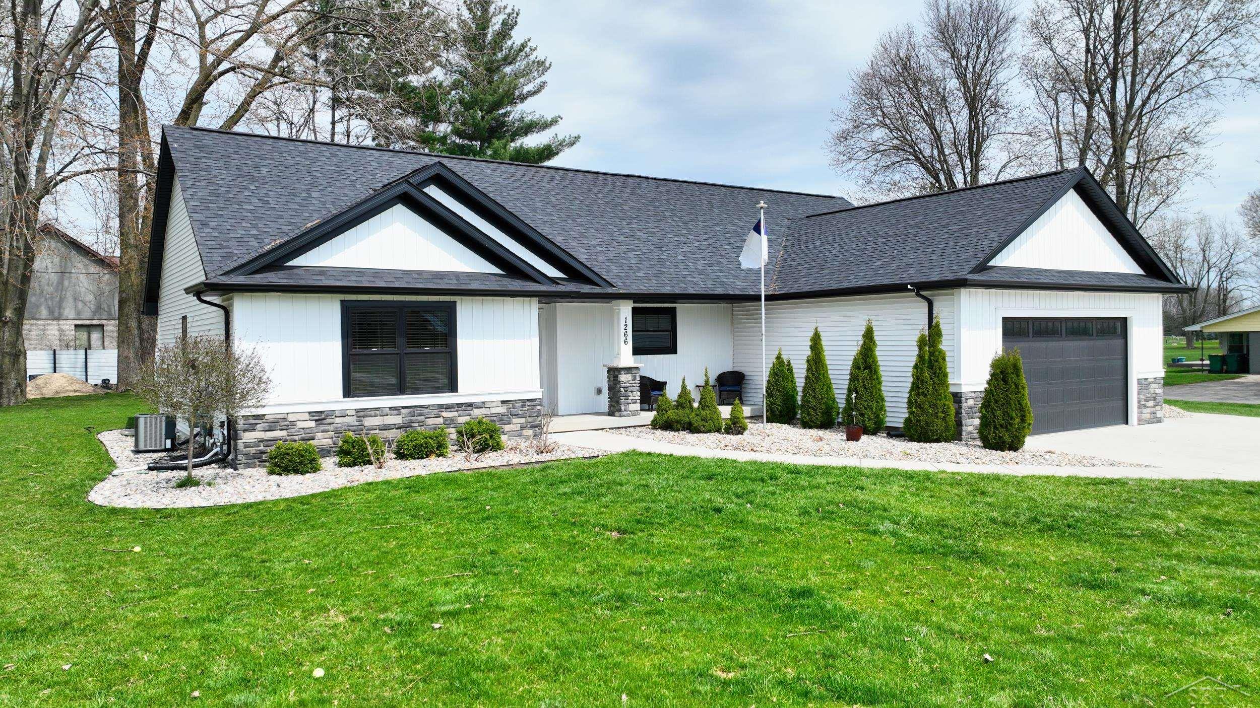 1266 West Freeland Road Bay City, MI 48706 - Photo 1 of 58