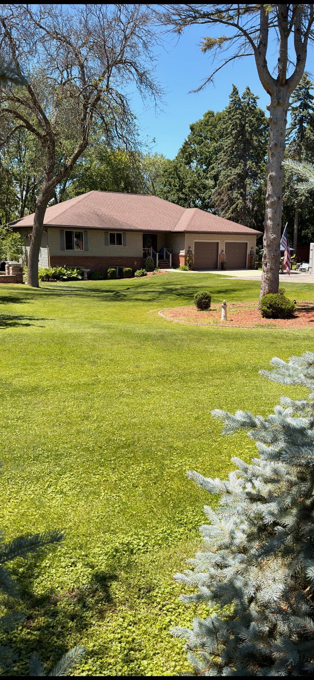 11 South Kools Court Appleton, WI 54914 - Photo 2 of 39