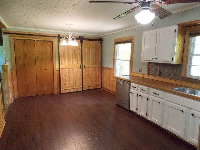 12698 Versailles Road Rockvale, TN 37153 - Photo 12 of 30 a view of a kitchen with electric appliances