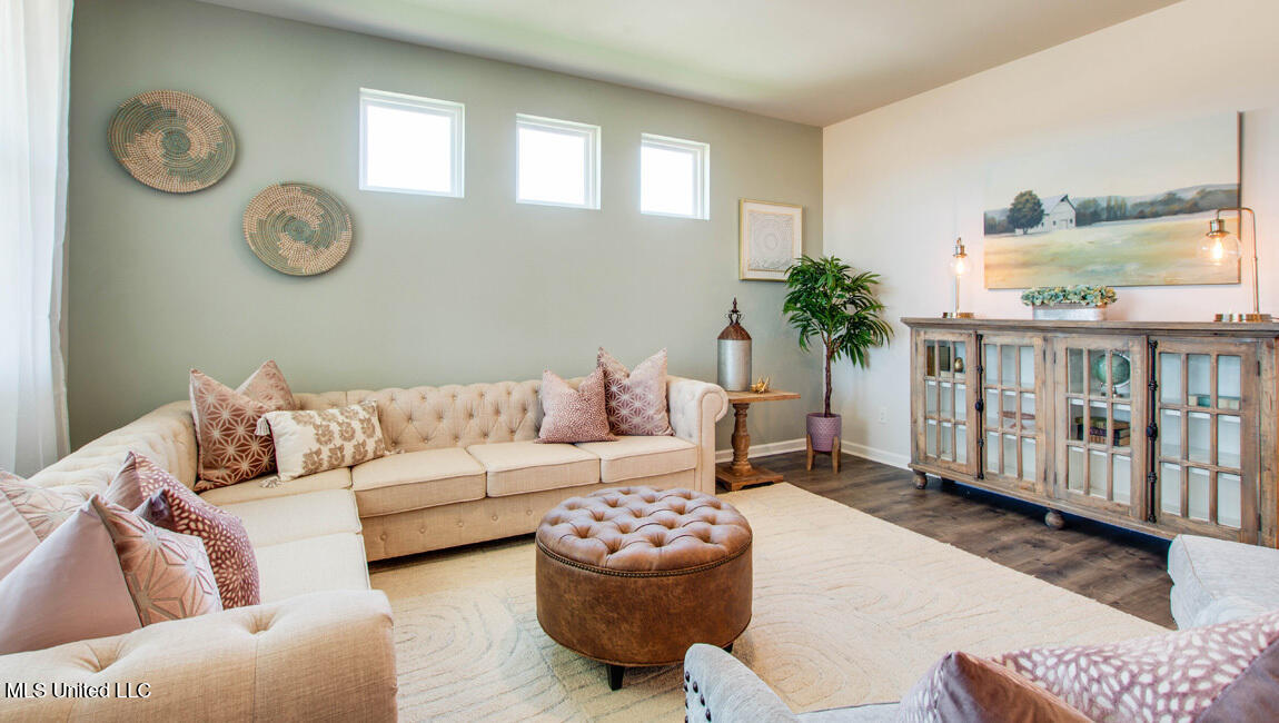 17431 Willow Cove McHenry, MS 39561 - Photo 11 of 23 11_Bristol_Living-Room