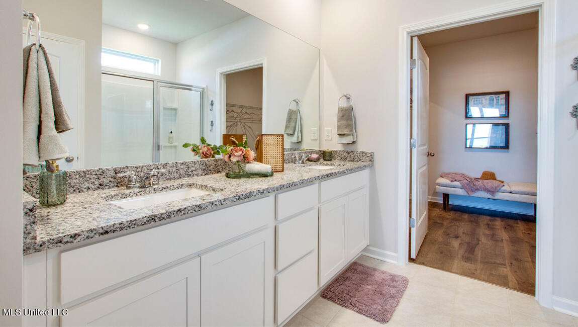 17431 Willow Cove McHenry, MS 39561 - Photo 16 of 23 16_Bristol_Primary-Bathroom